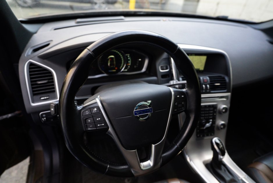 2017 Volvo XC60 T6 Drive-E Premier-9