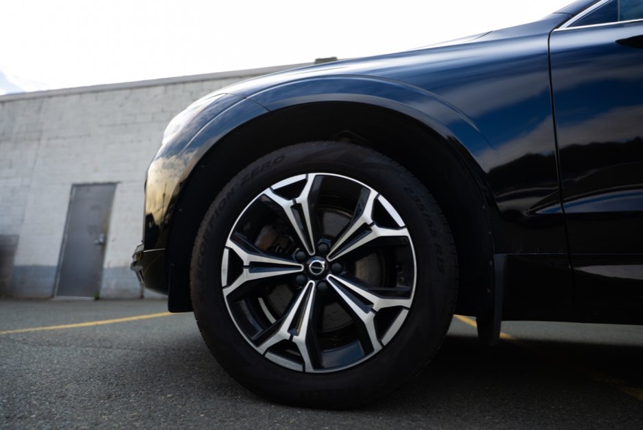2022 Volvo XC60 Momentum-1