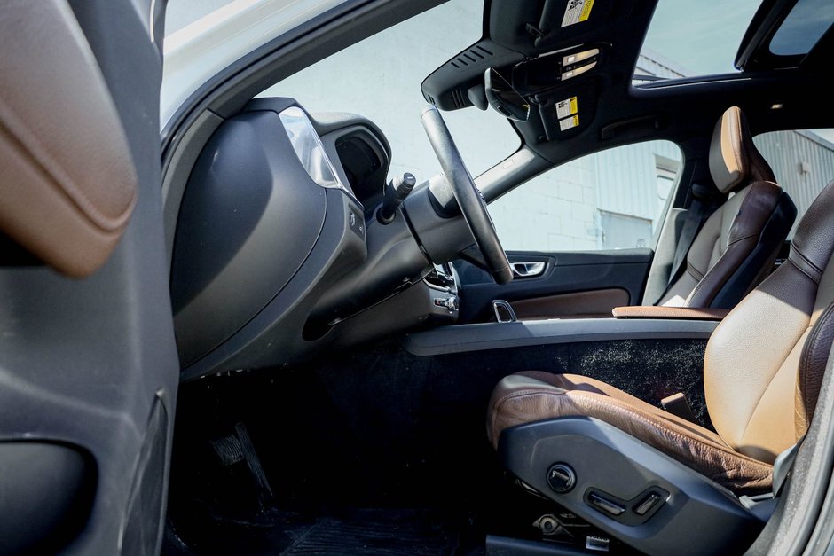 2022 Volvo XC60 Momentum-11