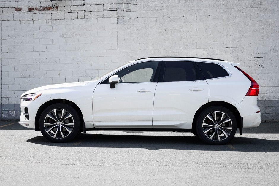 2022 Volvo XC60 Momentum-0