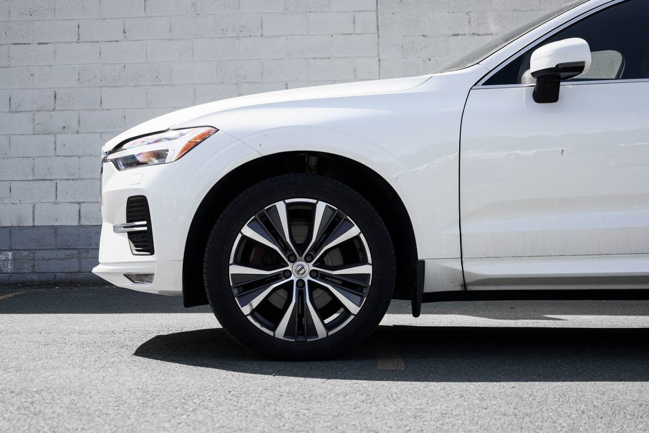 2022 Volvo XC60 Momentum-1