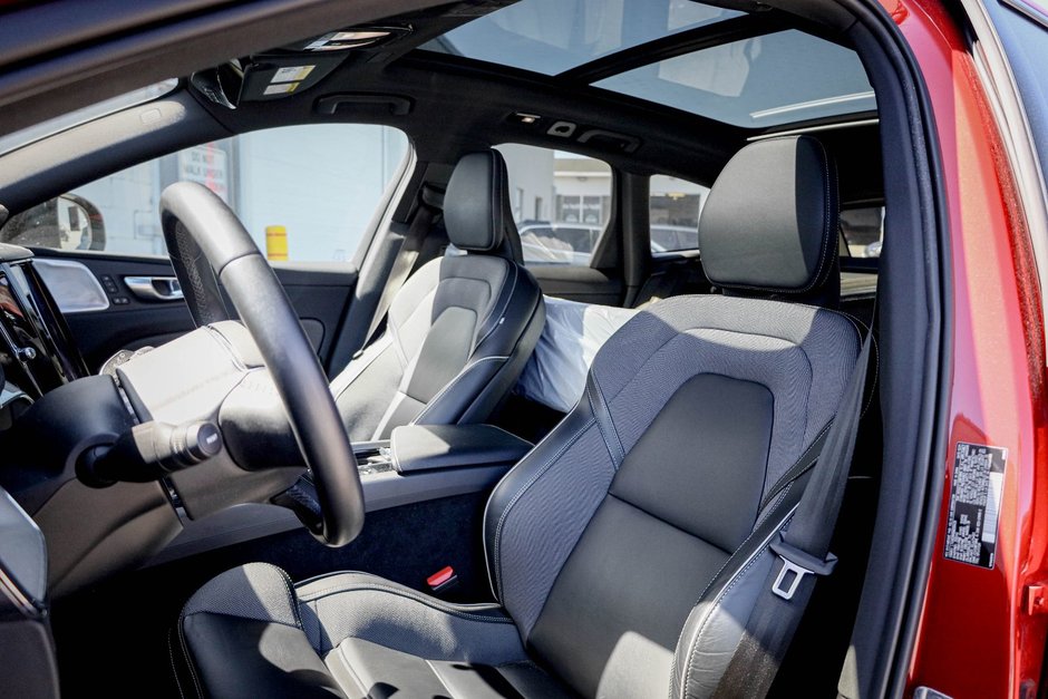 2022 Volvo XC60 R-Design-12