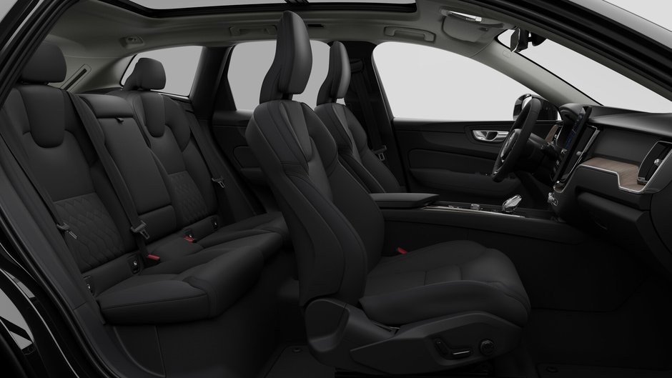 2026 Volvo XC60 B5 AWD Core Dark Theme-12