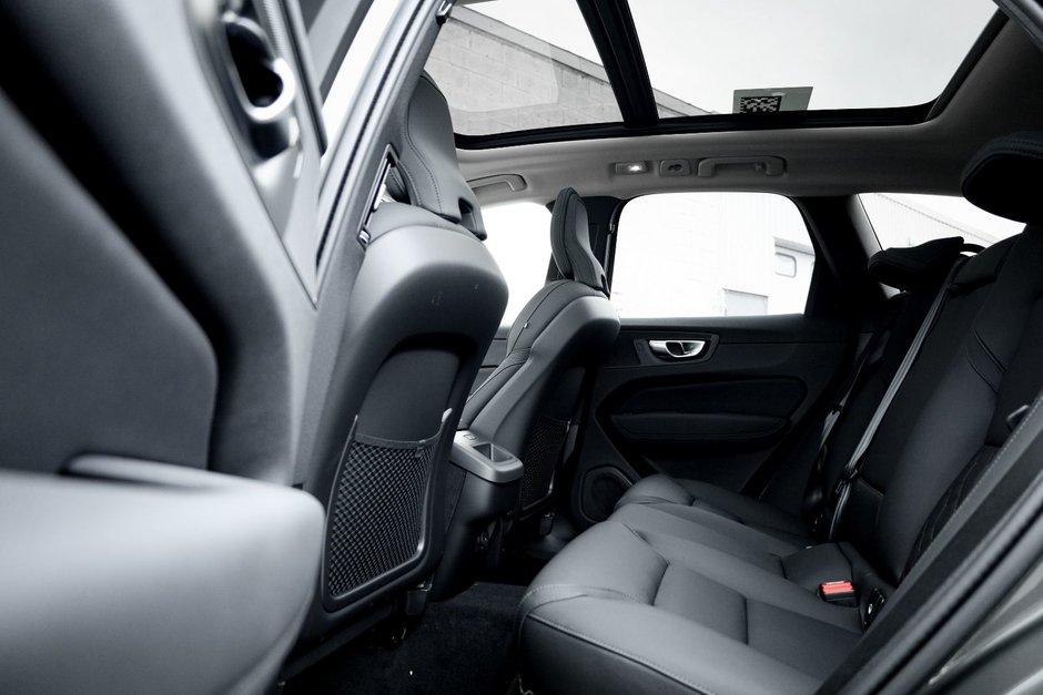 2026 Volvo XC60 Plus-18