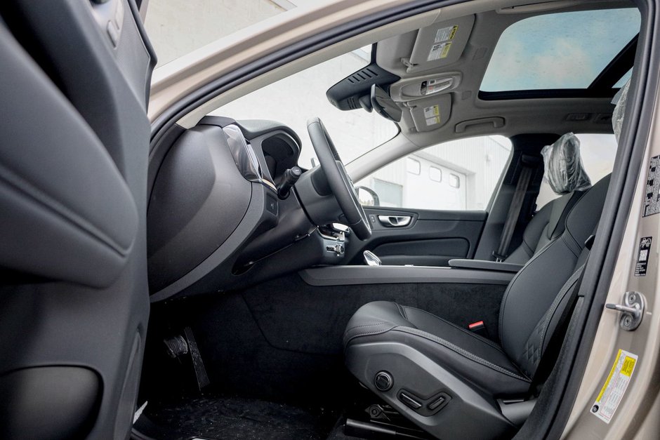 2026 Volvo XC60 Plus-5