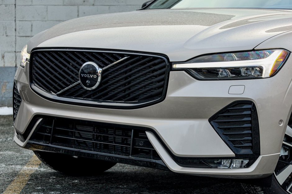 2026 Volvo XC60 Plus-3