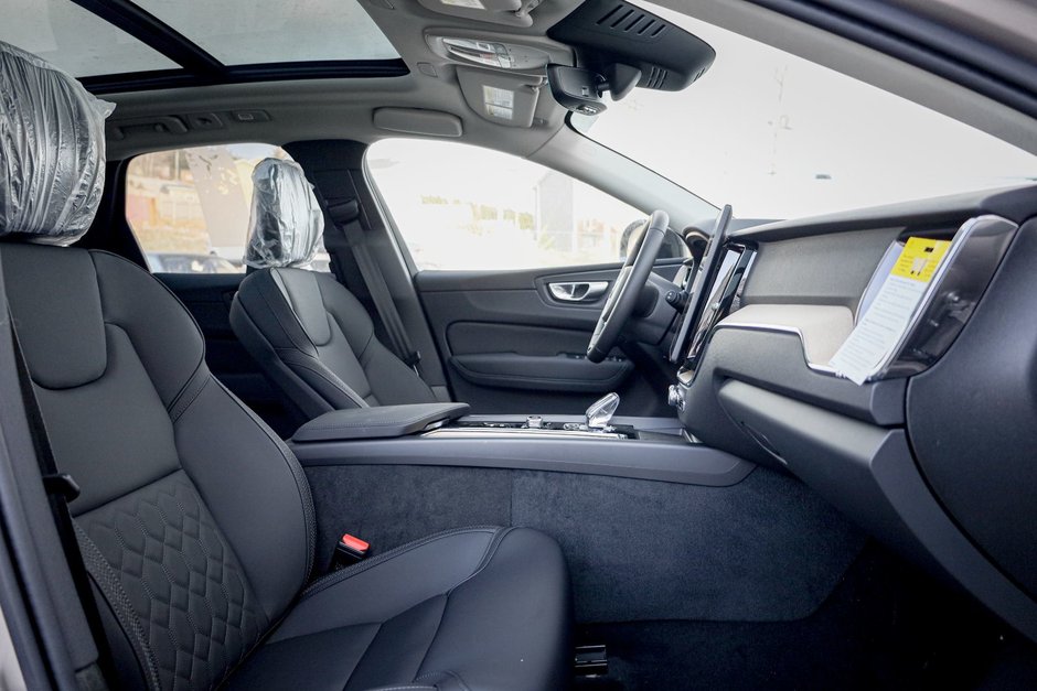 2026 Volvo XC60 Plus-10