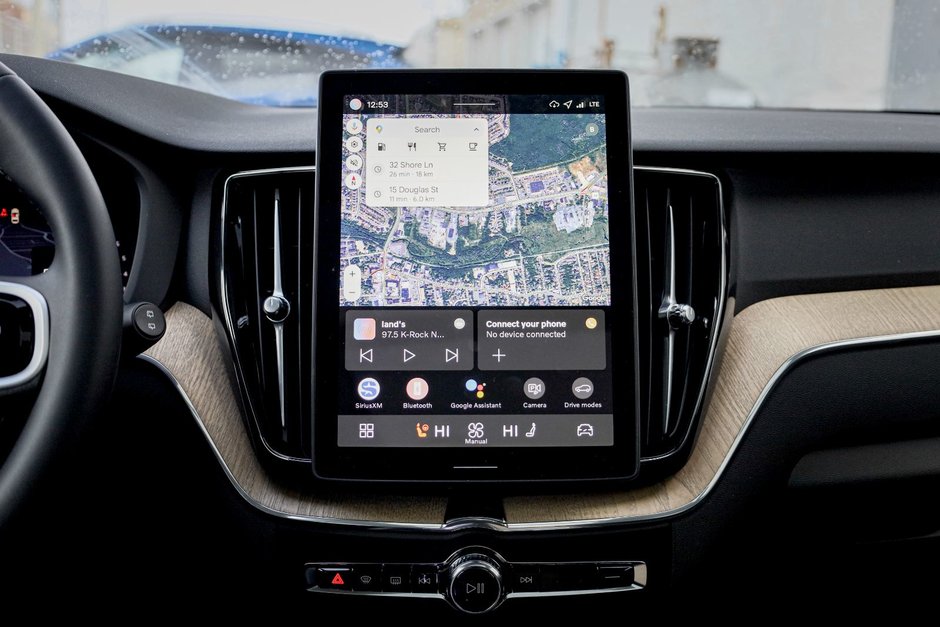 2026 Volvo XC60 Plus-14