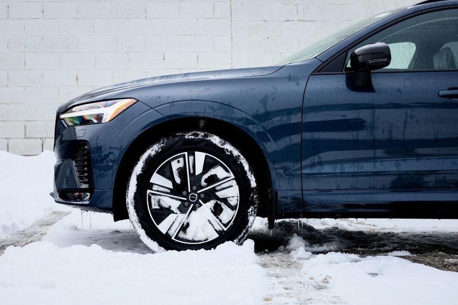 2026 Volvo XC60 Plus-1