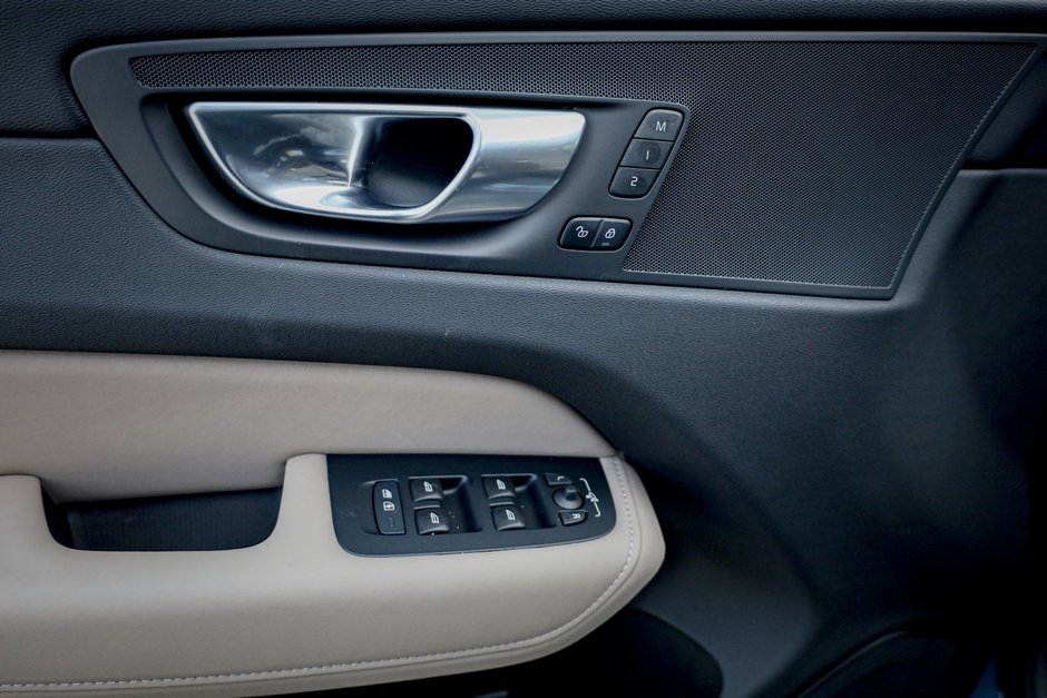 2026 Volvo XC60 Core-10