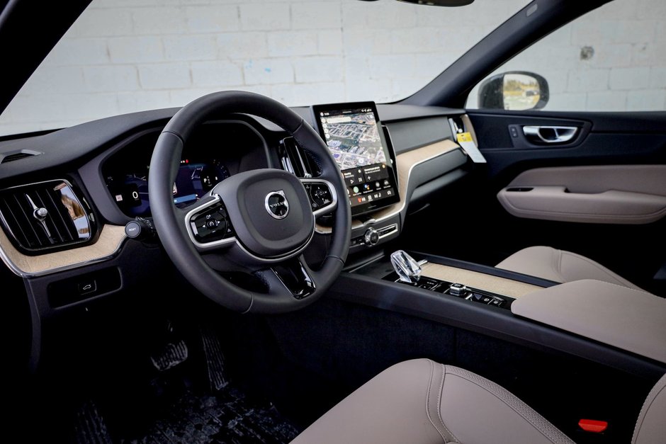 2026 Volvo XC60 Core-13