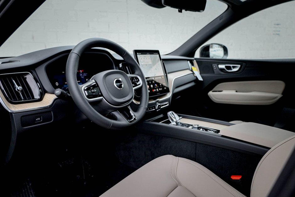 2026 Volvo XC60 Core-8