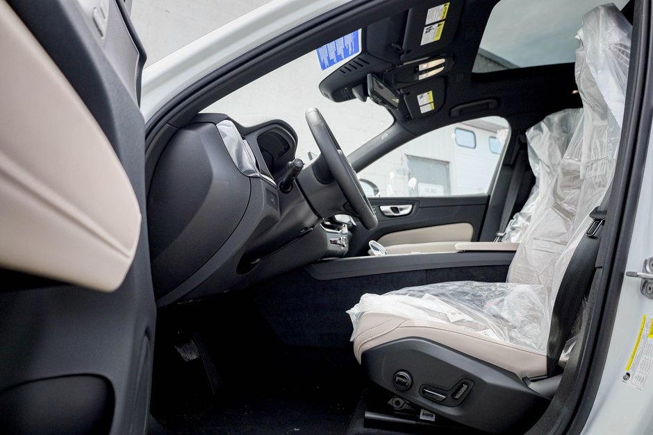 2026 Volvo XC60 Core-9