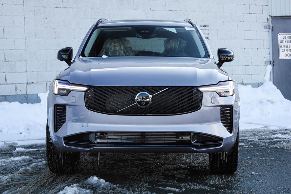 2026 Volvo XC90 Plug-in hybrid Ultra 7-Seater (Dark Theme)-4