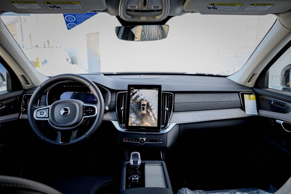 2026 Volvo XC90 Plug-in hybrid Ultra 7-Seater (Dark Theme)-14