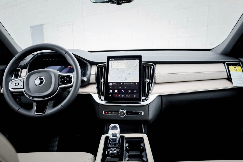 2026 Volvo XC90 Plug-in hybrid Plus 7-Seater (Bright Theme)-15