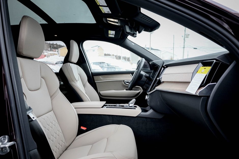 2026 Volvo XC90 Plug-in hybrid Plus 7-Seater (Bright Theme)-18