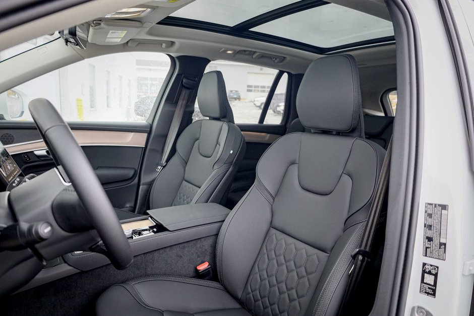 2026 Volvo XC90 Plug-in hybrid Core 7-Seater (Bright Theme)-9