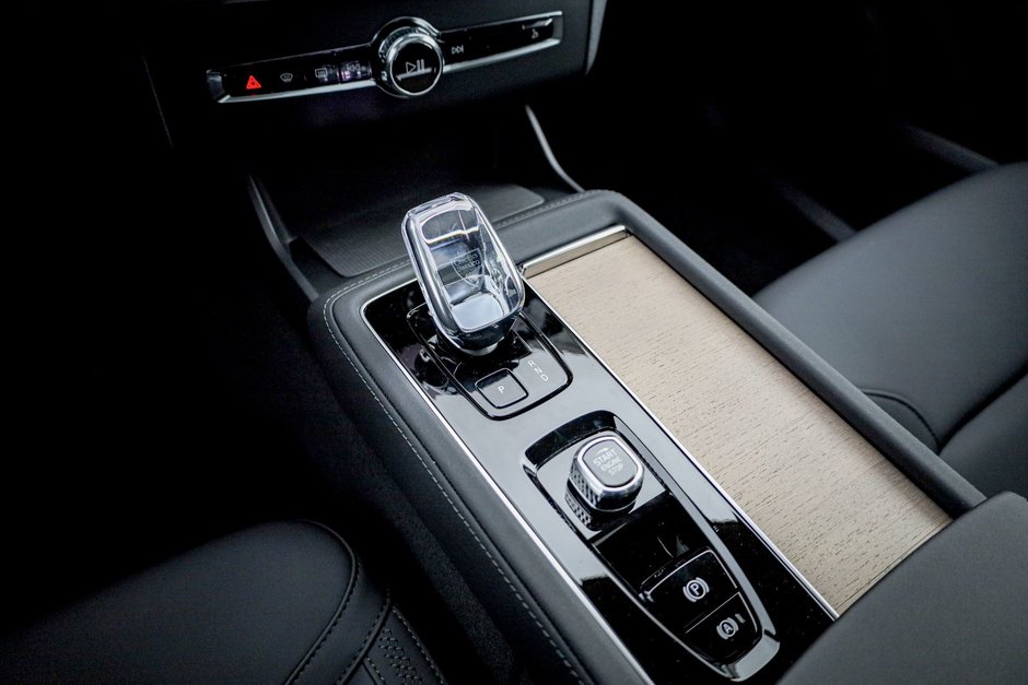 2026 Volvo XC90 Plug-in hybrid Core 7-Seater (Bright Theme)-13