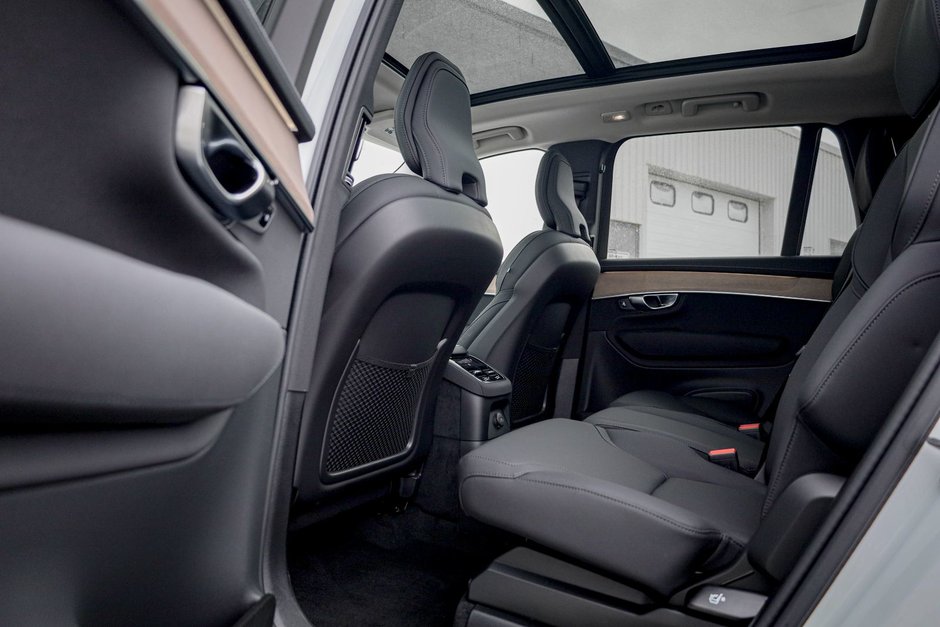 2026 Volvo XC90 Plug-in hybrid Core 7-Seater (Bright Theme)-17