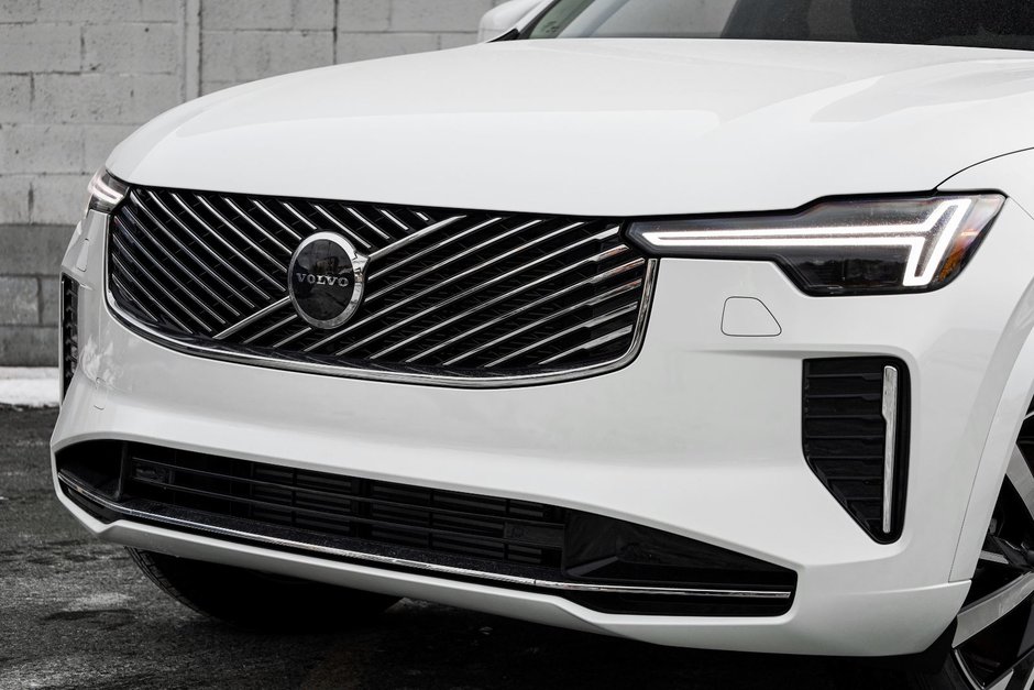 2026 Volvo XC90 Plug-in hybrid Core 7-Seater (Bright Theme)-3