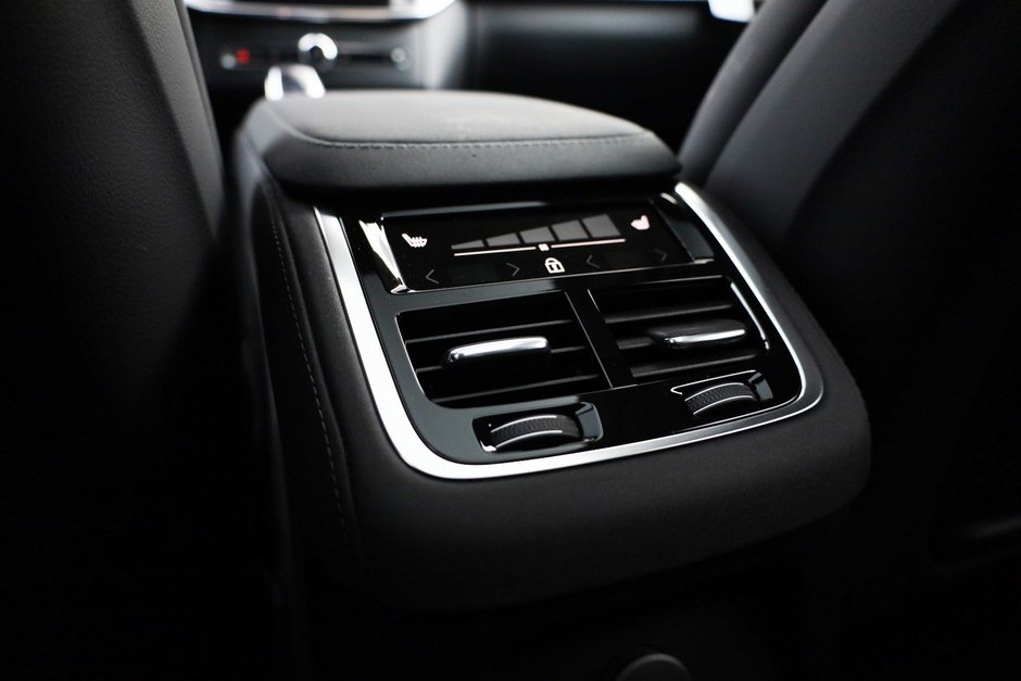 2026 Volvo XC90 Plug-in hybrid Core 7-Seater (Bright Theme)-19