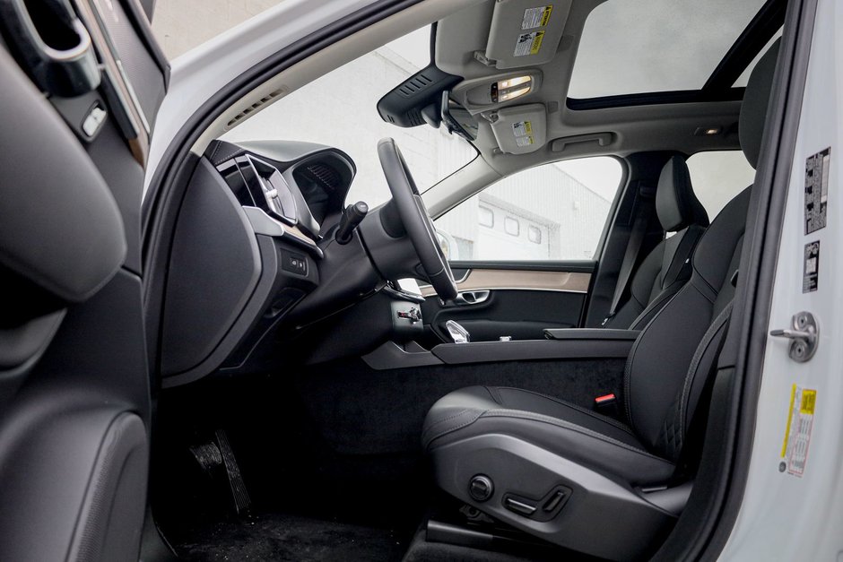 2026 Volvo XC90 Plug-in hybrid Core 7-Seater (Bright Theme)-8