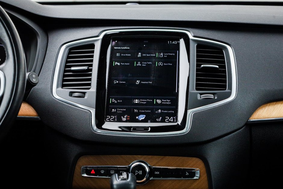 2022 Volvo XC90 Momentum-18