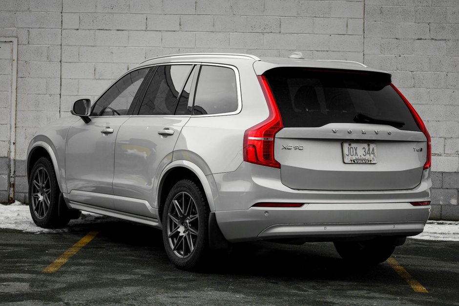 2022 Volvo XC90 Momentum-6