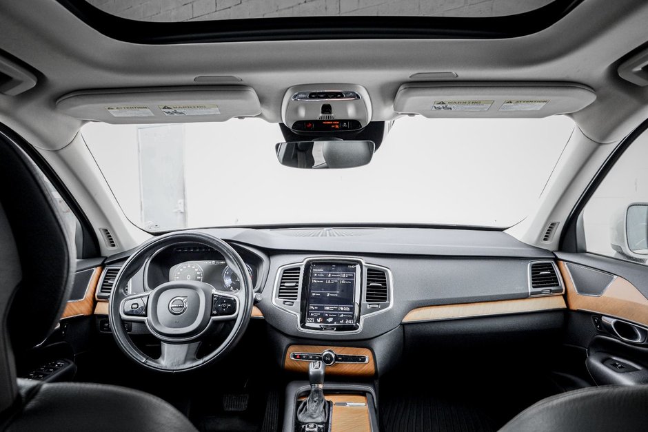 2022 Volvo XC90 Momentum-17
