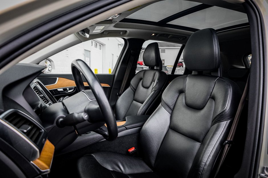 2022 Volvo XC90 Momentum-11
