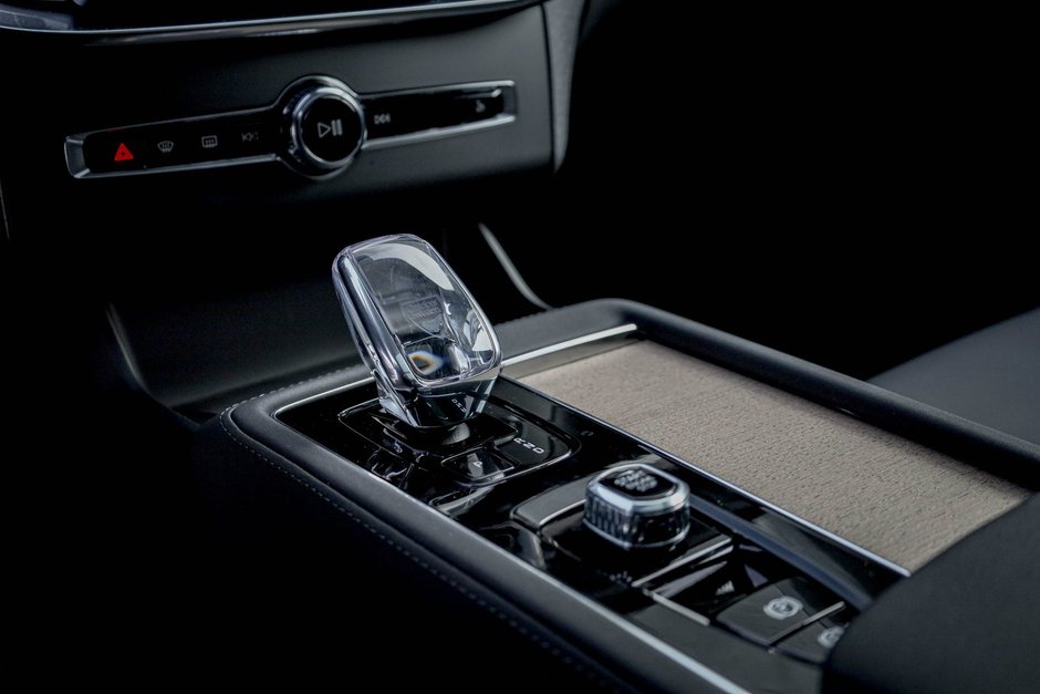 2026 Volvo XC90 Plus 7-Seater (Dark Theme)-11