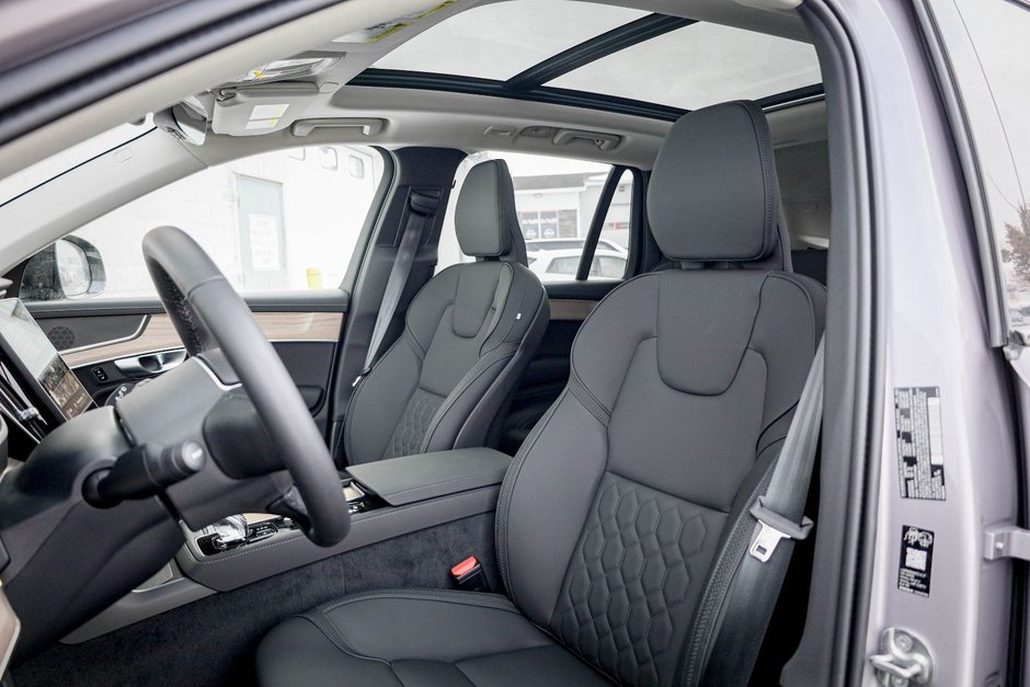 2026 Volvo XC90 Plus 7-Seater (Dark Theme)-12