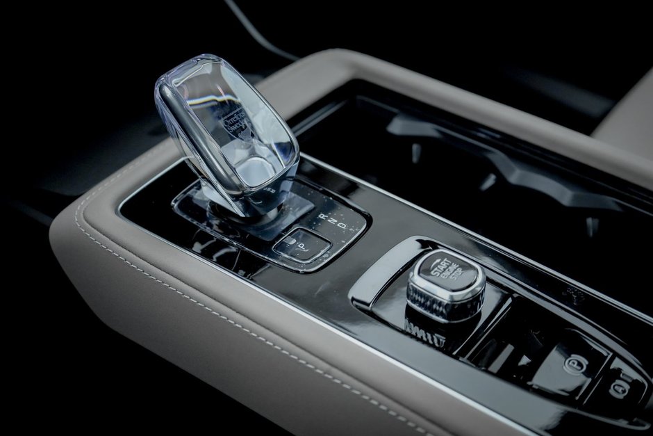 2026 Volvo XC90 Core 7-Seater (Bright Theme)-13