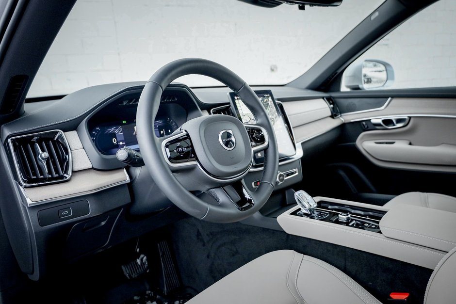 2026 Volvo XC90 Core 7-Seater (Bright Theme)-12