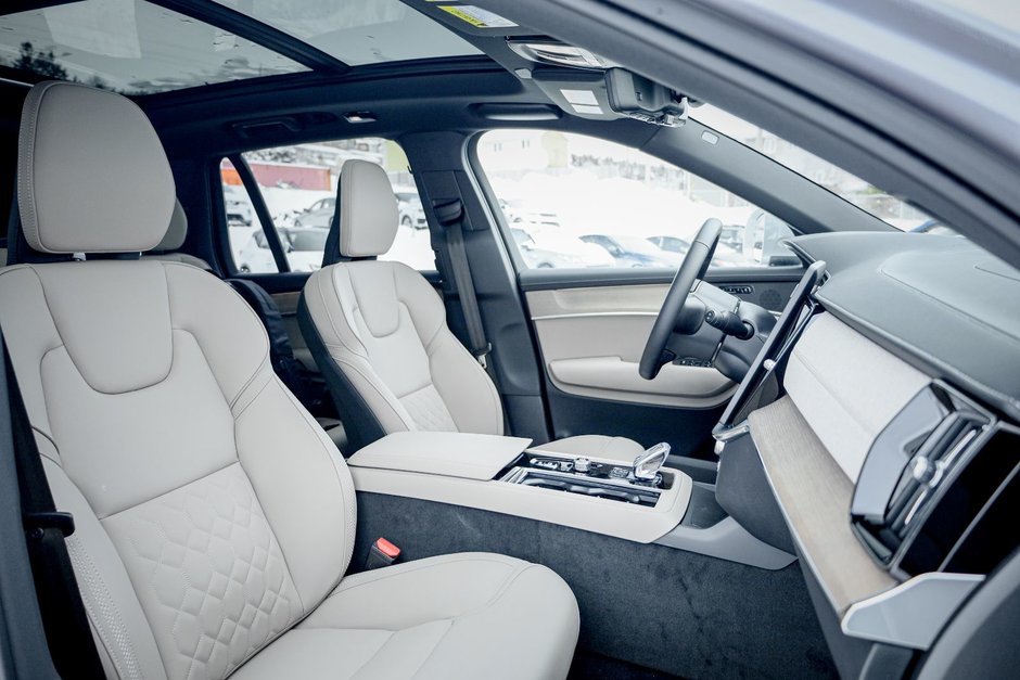 2026 Volvo XC90 Core 7-Seater (Bright Theme)-16