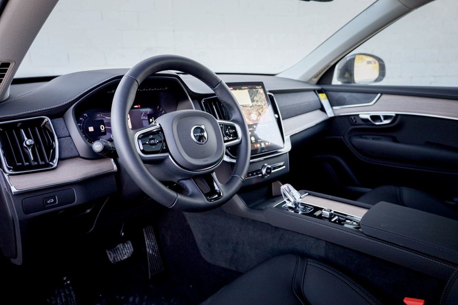 2026 Volvo XC90 Plus 7-Seater (Dark Theme)-13