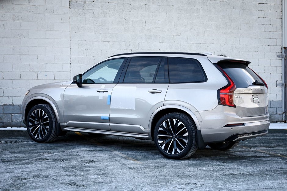 2026 Volvo XC90 Plus 7-Seater (Dark Theme)-6