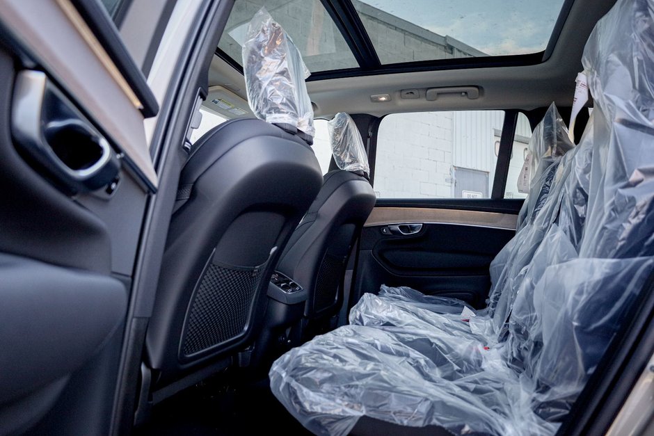 2026 Volvo XC90 Plus 7-Seater (Dark Theme)-19