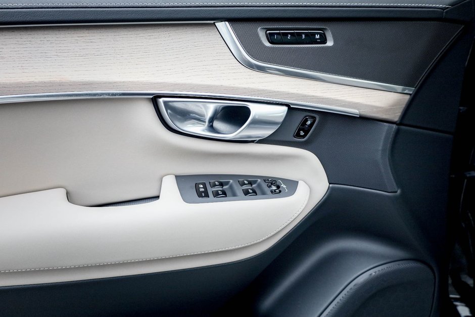 2026 Volvo XC90 Core 7-Seater (Bright Theme)-10