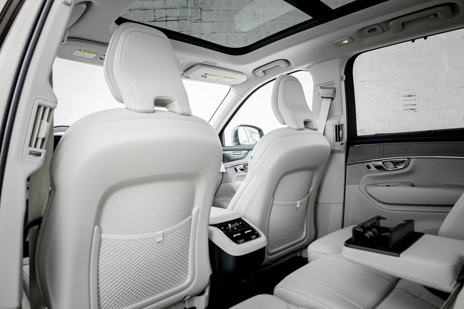 2026 Volvo XC90 Ultra 7-Seater (Dark Theme)-17