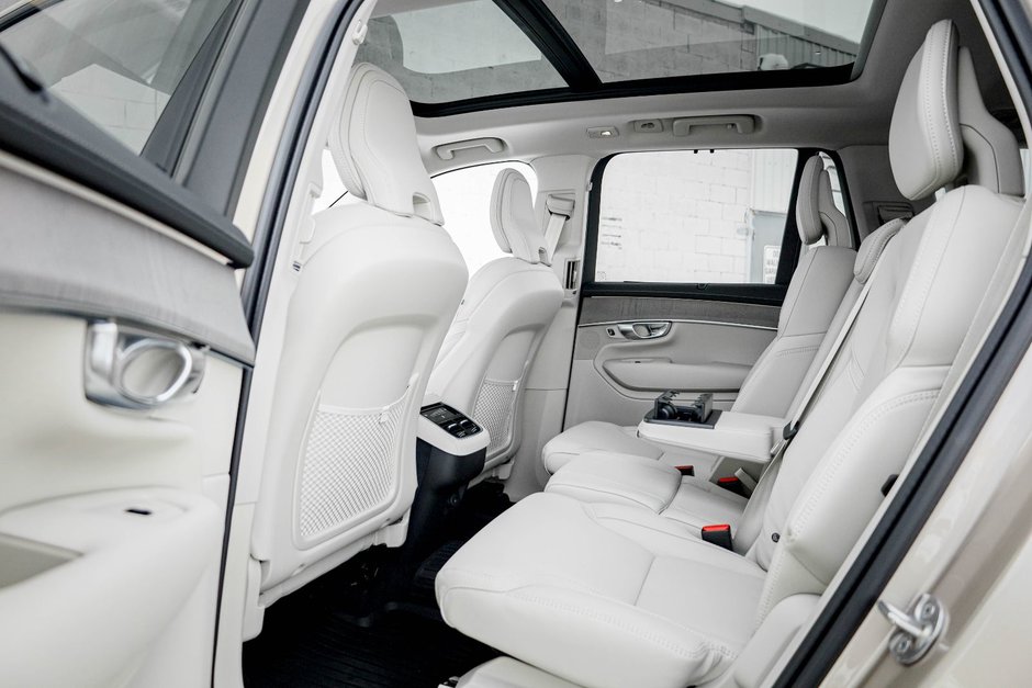 2026 Volvo XC90 Ultra 7-Seater (Dark Theme)-16