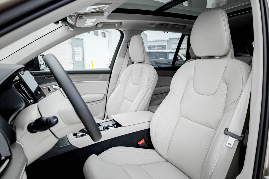 2026 Volvo XC90 Ultra 7-Seater (Dark Theme)-9