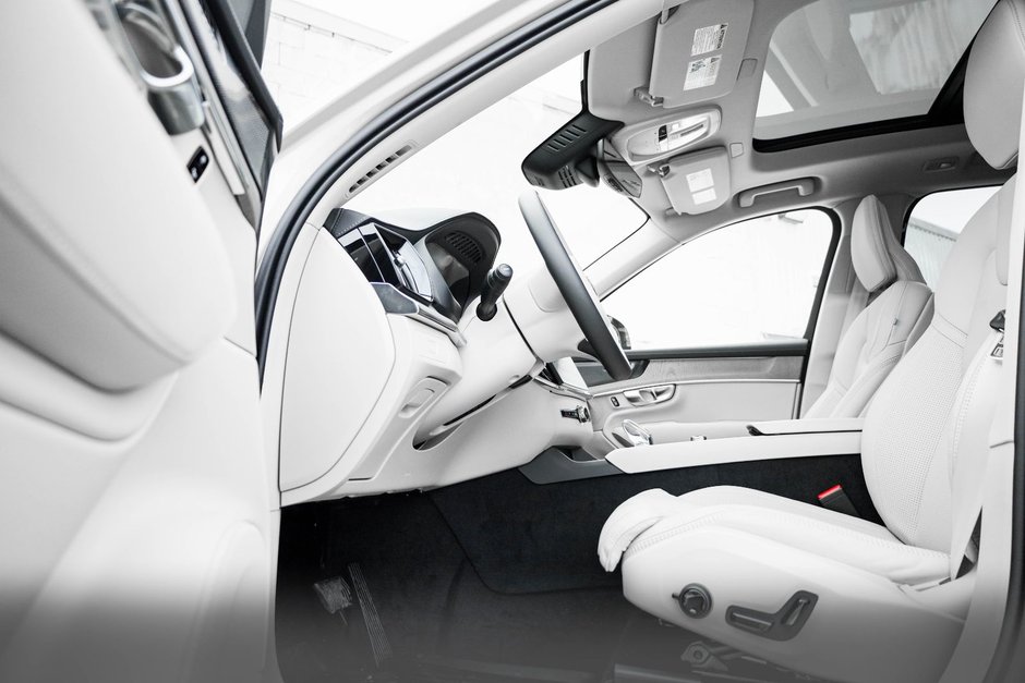 2026 Volvo XC90 Ultra 7-Seater (Dark Theme)-8