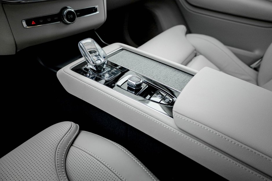 2026 Volvo XC90 Ultra 7-Seater (Dark Theme)-14