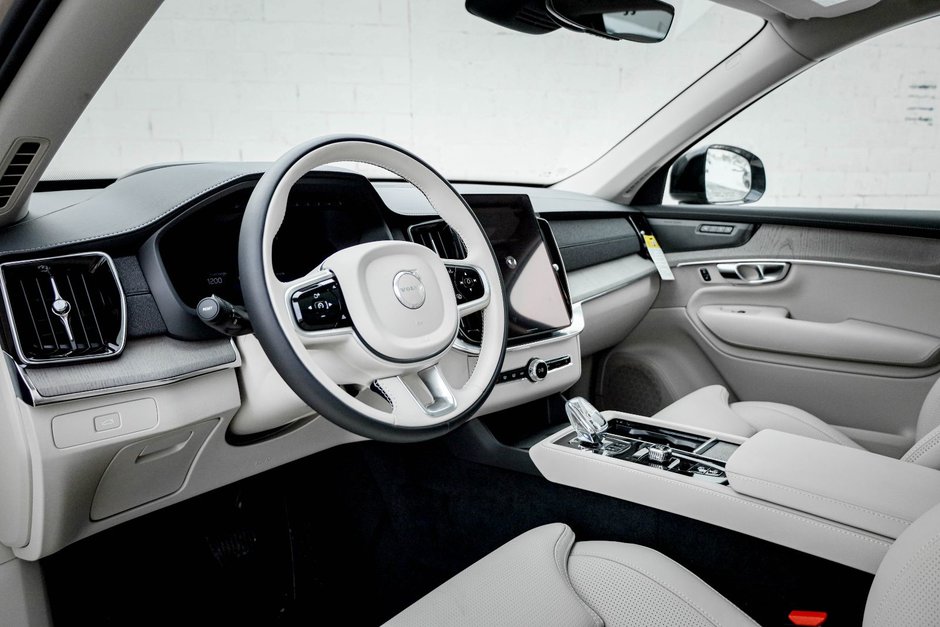 2026 Volvo XC90 Ultra 7-Seater (Dark Theme)-10