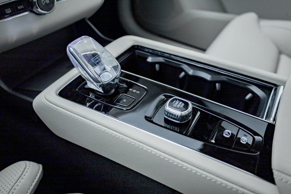 2026 Volvo XC90 Ultra 7-Seater (Dark Theme)-10