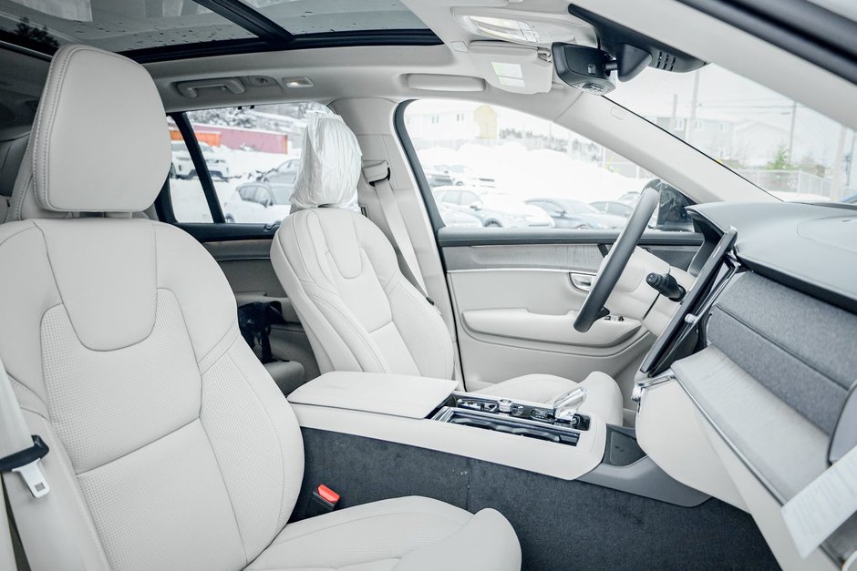 2026 Volvo XC90 Ultra 7-Seater (Dark Theme)-20