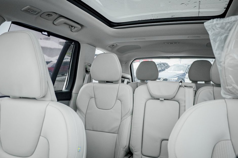 2026 Volvo XC90 Ultra 7-Seater (Dark Theme)-13