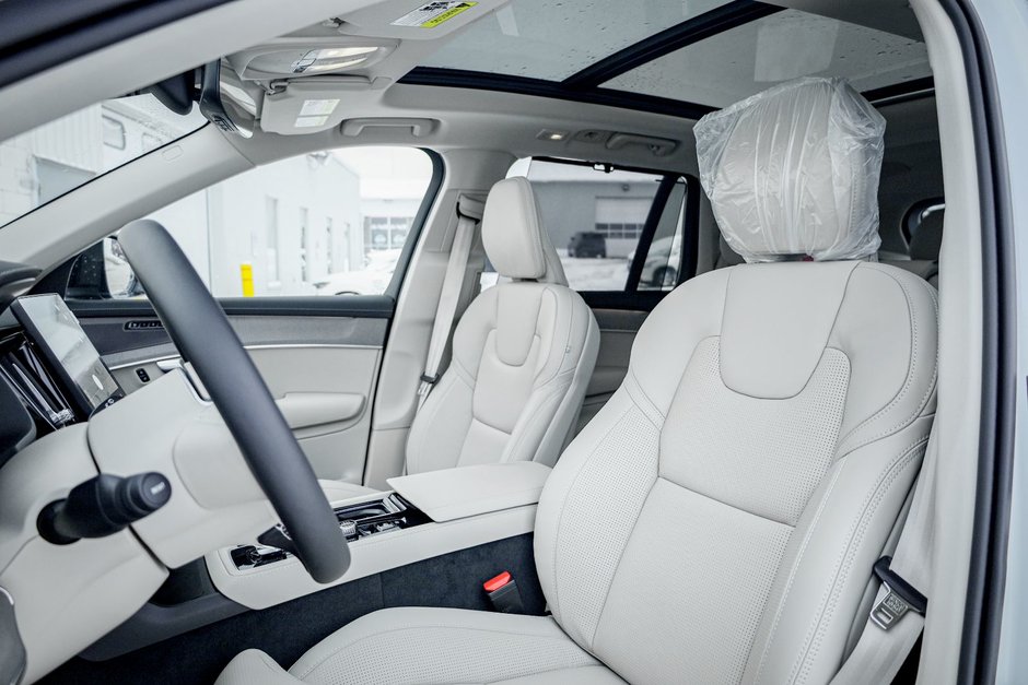 2026 Volvo XC90 Ultra 7-Seater (Dark Theme)-11